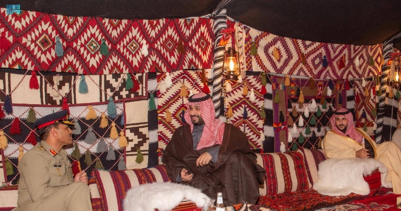 الأمير محمد بن سلمان خلال استقباله عاصم منير (واس)