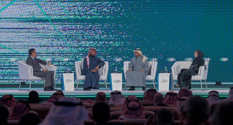 المتحدثون في الجلسة