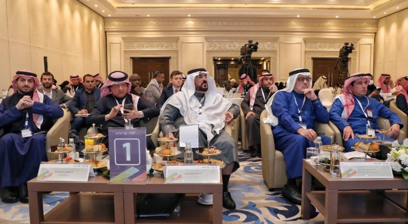 مشاركون في ورشة العمل (مكة)