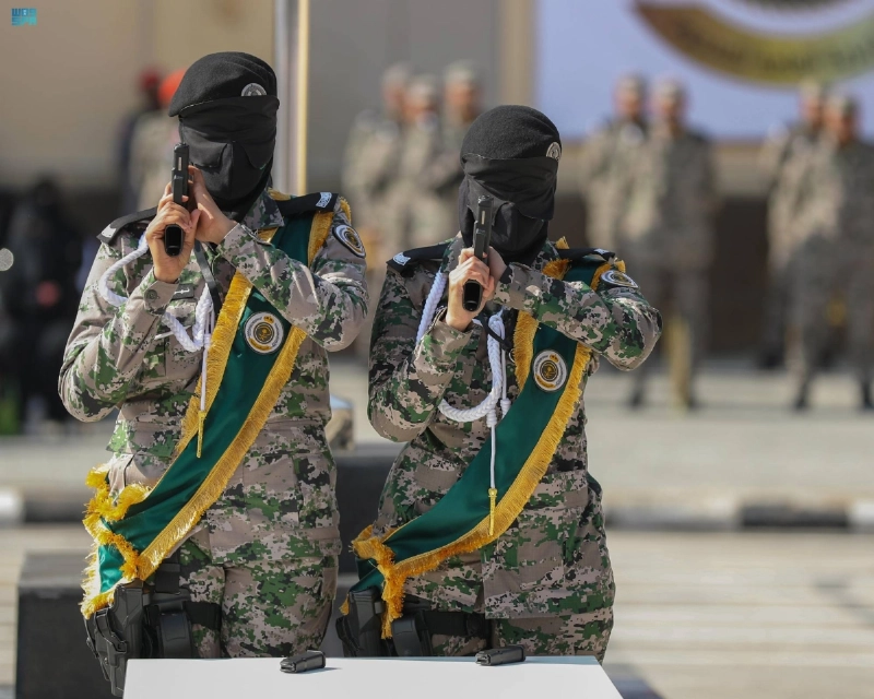 برعاية وزير الداخلية الأمير عبد العزيز بن سعود، شهد المدير العام للسجون اللواء ماجد الدويش، حفل تخريج 211 مجندة بعد إتمامهن دورة الفرد الأساسي الثالثة، في مركز تدريب وتطوير القدرات النسائي بالمديرية العامة للسجون، وذلك بحضور ممثلين من القطاعات الحكومية وذوي الخريجات.