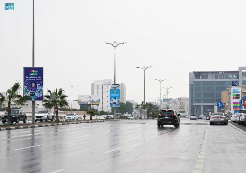 الأمطار على المنطقة الشرقية أمس (مكة)