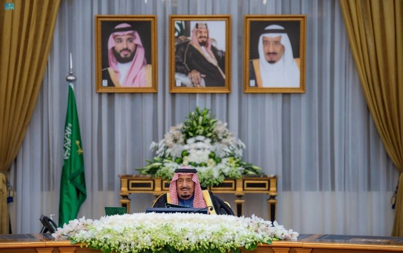 خادم الحرمين لدى ترؤسه جلسة مجلس الوزراء أمس (واس)