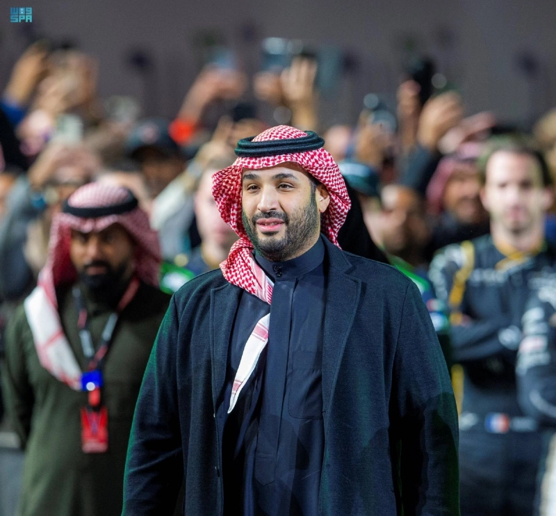 الأمير محمد بن سلمان خلال متابعته السباق (واس)