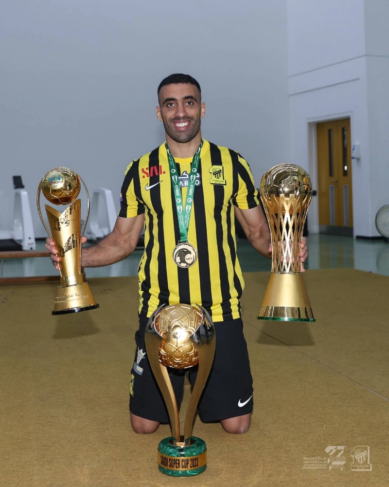 حمدالله يحمل كأس السوبر والهداف وأفضل لاعب