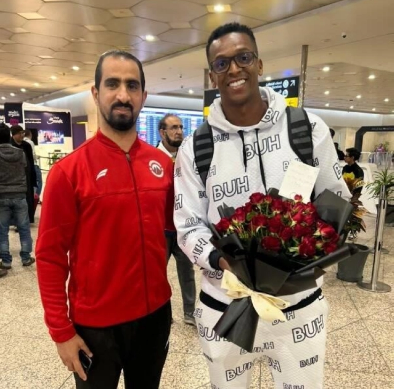لحظة وصول اللاعب جواو ألفيس