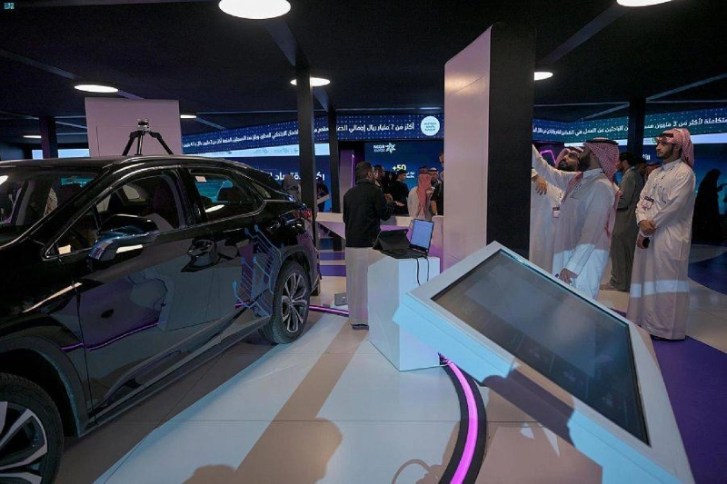 سيارة الرصد الذكي المشاركة بالمعرض