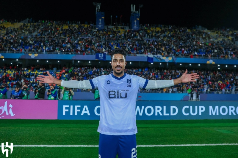 سالم الدوسري مبتهجا بالتسجيل (إعلامي الهلال)