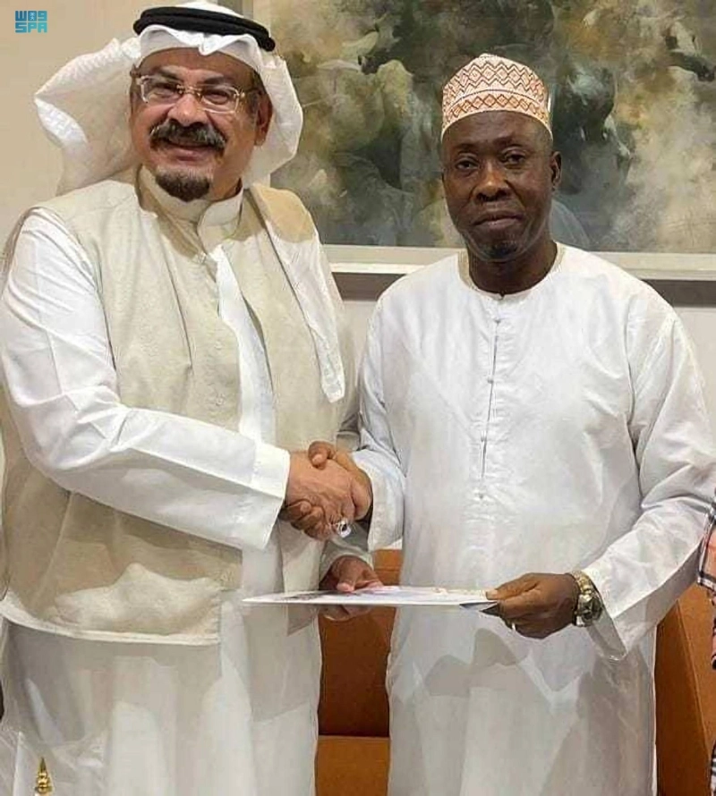 سندي خلال استقبال المسؤول الليبيري (مكة)
