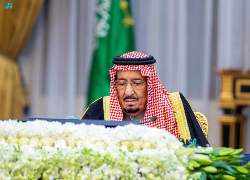 خادم الحرمين لدى ترؤسه جلسة مجلس الوزراء أمس (واس)