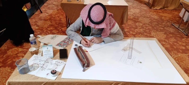 طالب خلال مشاركته