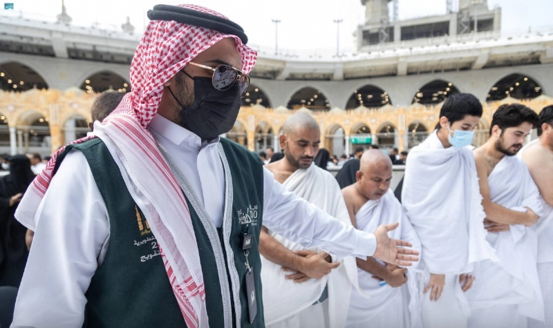 من تفويج المعتمرين بالمسجد الحرام (مكة)