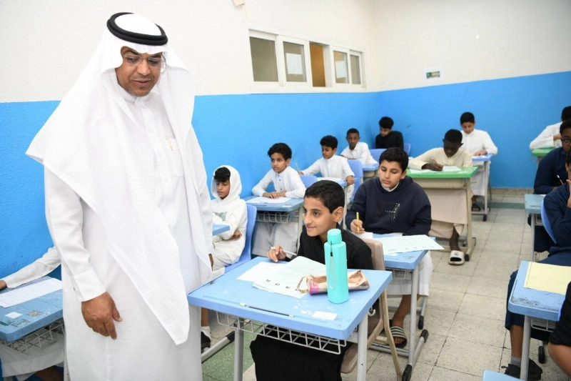 الزايدي يطمئن على سير الاختبارات بمدارس العاصمة المقدسة (مكة)