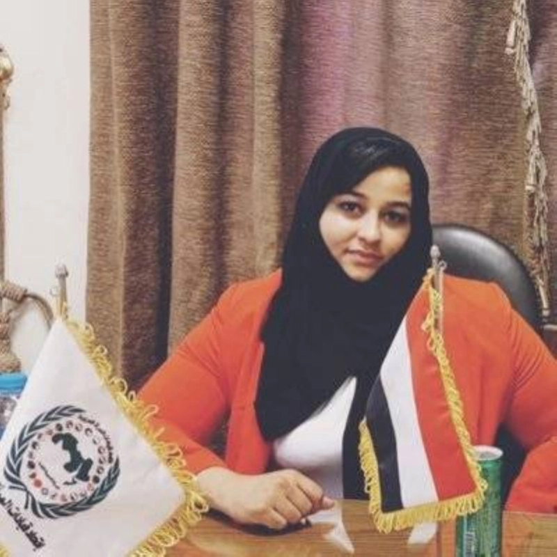 فاطمة العرولي