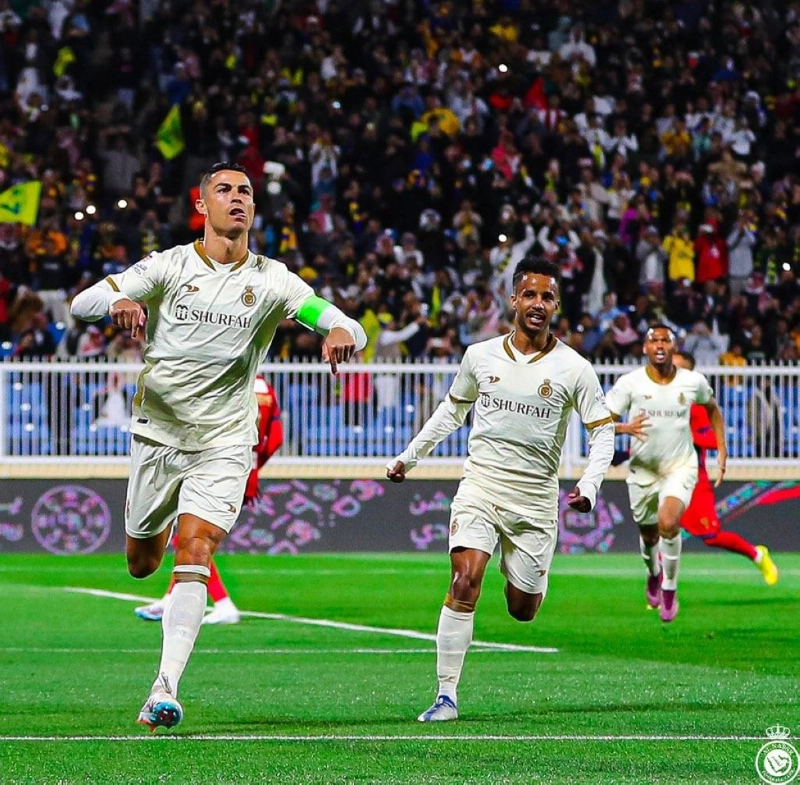 رونالدو بعد تسجيله هاتريك في شباك ضمك