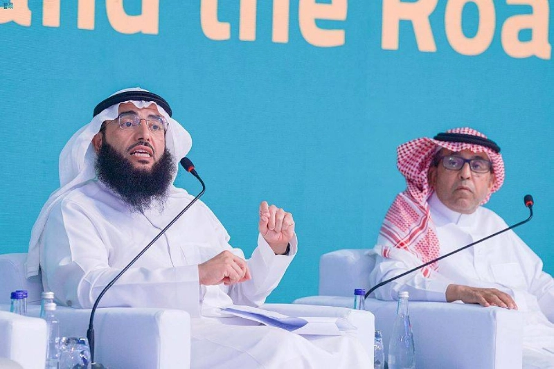 الزامل متحدثا في اللقاء (مكة)