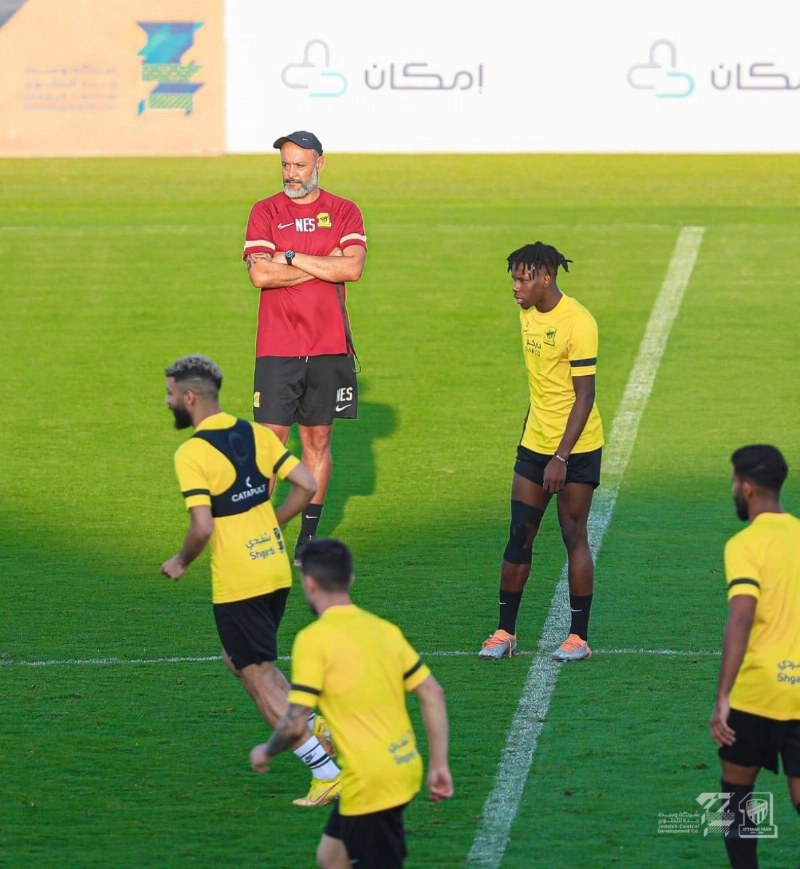نانو سانتو يتابع استعدادات العميد