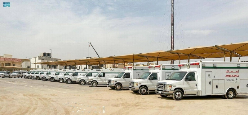 أسطول سيارات إسعاف تم تسليمه للمحافظات الست