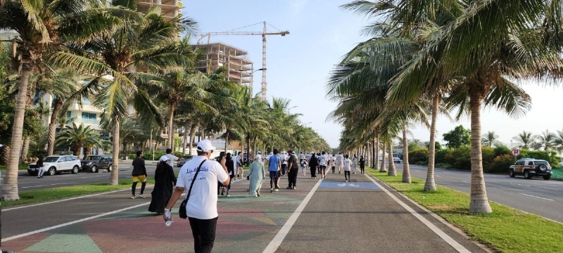 مشاركون في مبادرة جدة تتحرك (مكة)