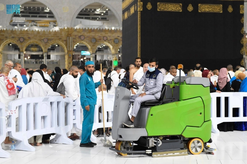 تعقيم بالروبوت (مكة)