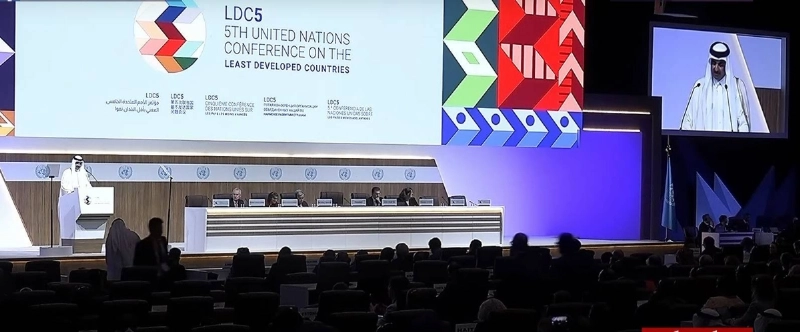 أمير قطر خلال افتتاح المؤتمر