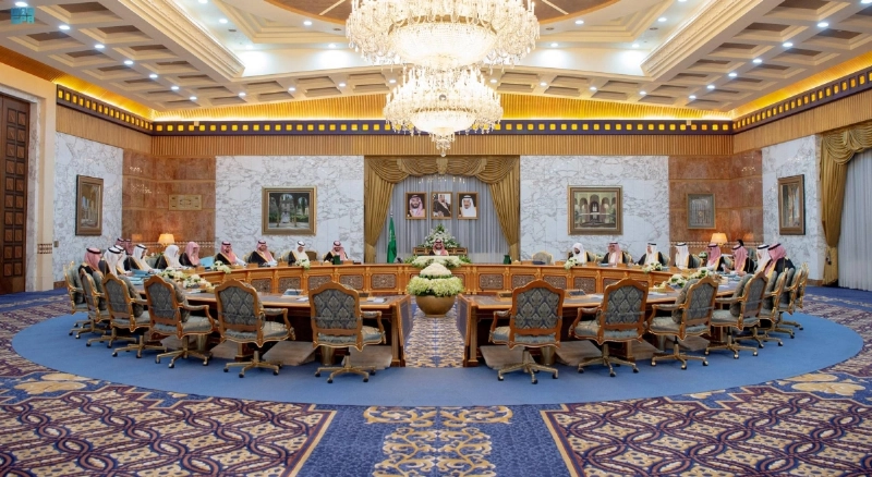 الأمير محمد بن سلمان لدى ترؤسه جلسة مجلس الوزراء في الرياض أمس (واس)