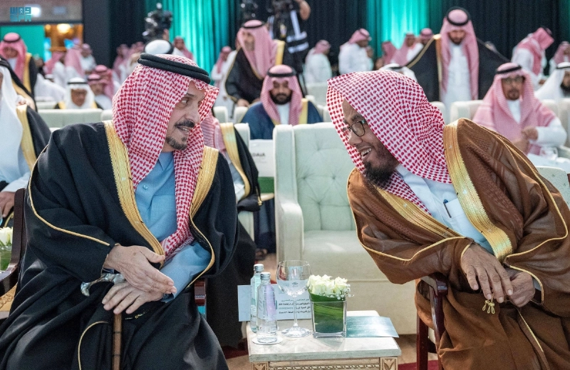 أمير الرياض في حديث مع عبدالله المطلق