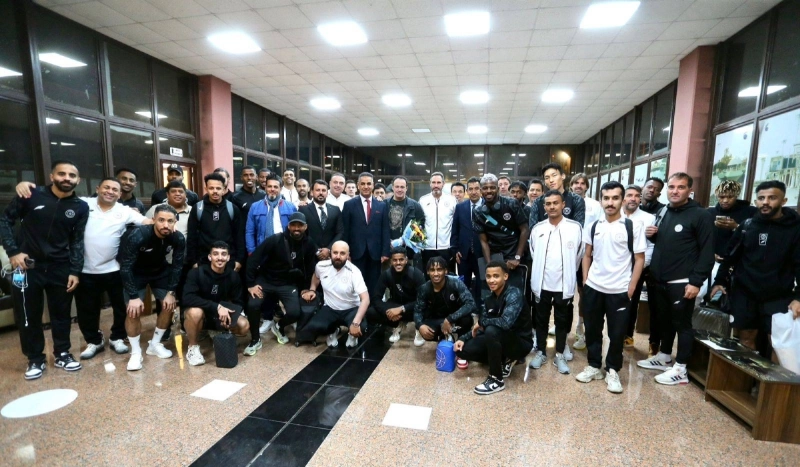 جانب من وصول فريق الشباب للبصرة