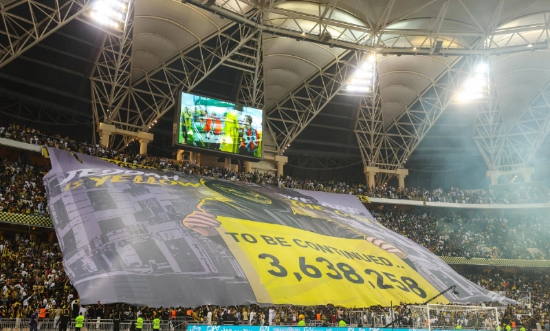 تيفو جماهير العميد في مباراة النصر
