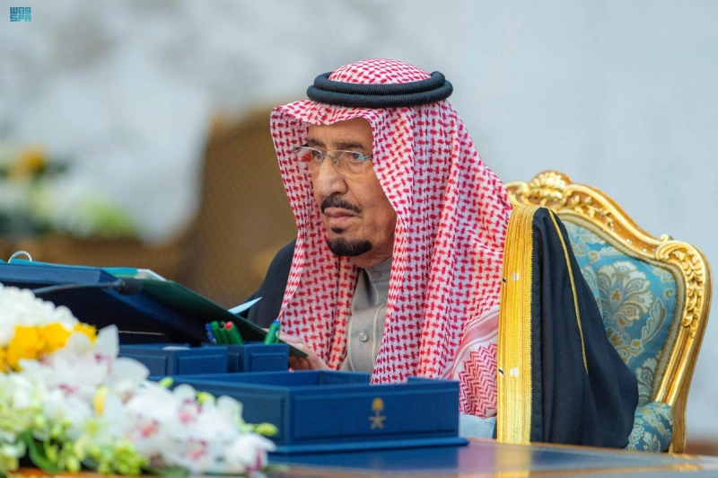 خادم الحرمين لدى ترؤسه جلسة مجلس الوزراء أمس (واس)
