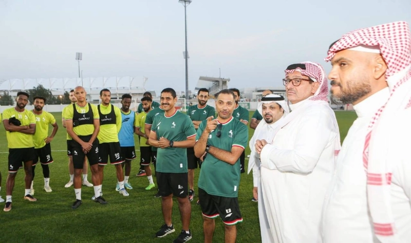 عبدالله بن عودة يحفز لاعبي الاتفاق