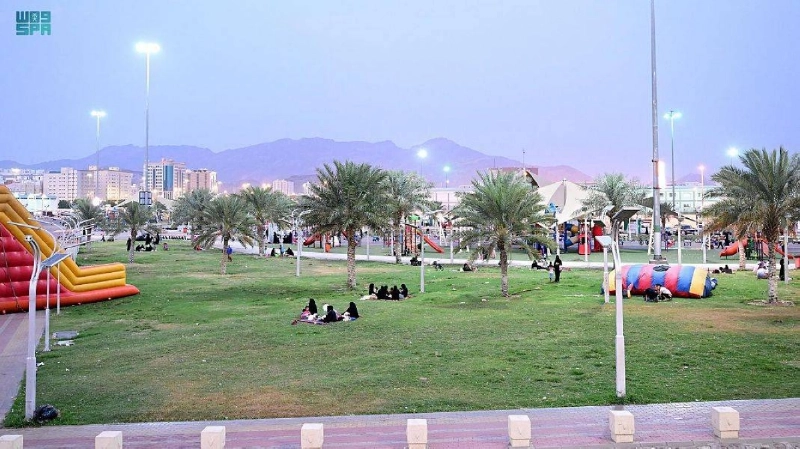 ممرات مشاة في حدائق العاصمة المقدسة (مكة)