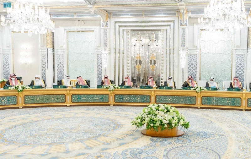 من جلسة مجلس الوزراء في جدة أمس