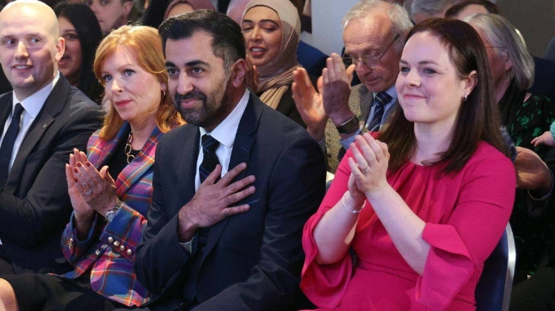 لحظة انتصار حمزة يوسف (مكة)