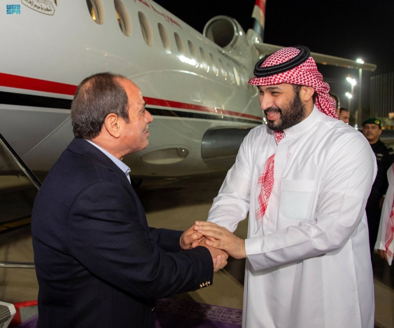 ولي العهد لدى استقباله الرئيس المصري