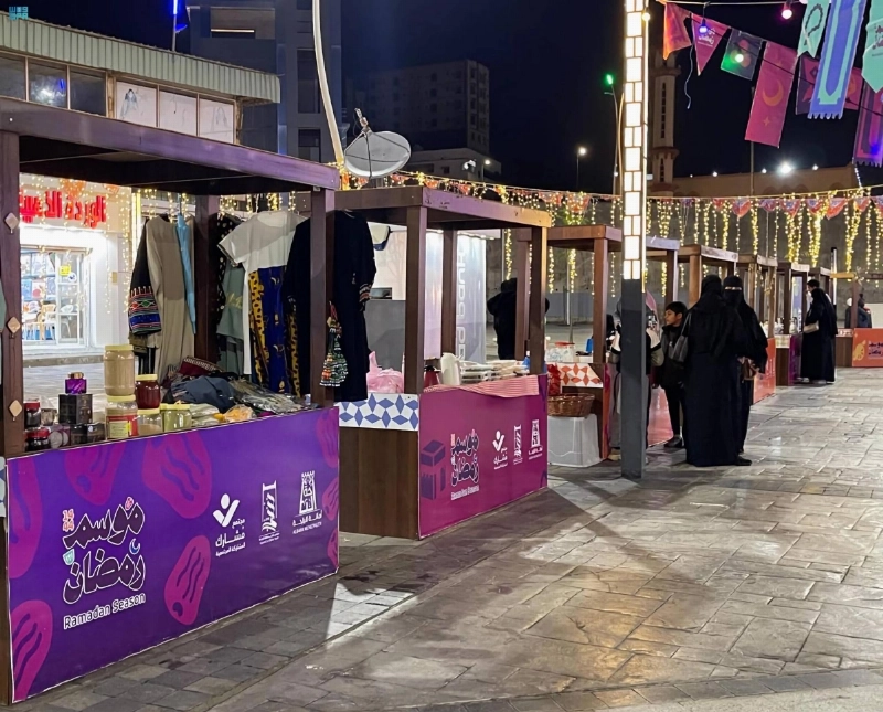 زوار بمهرجان ليالي رمضان (مكة)