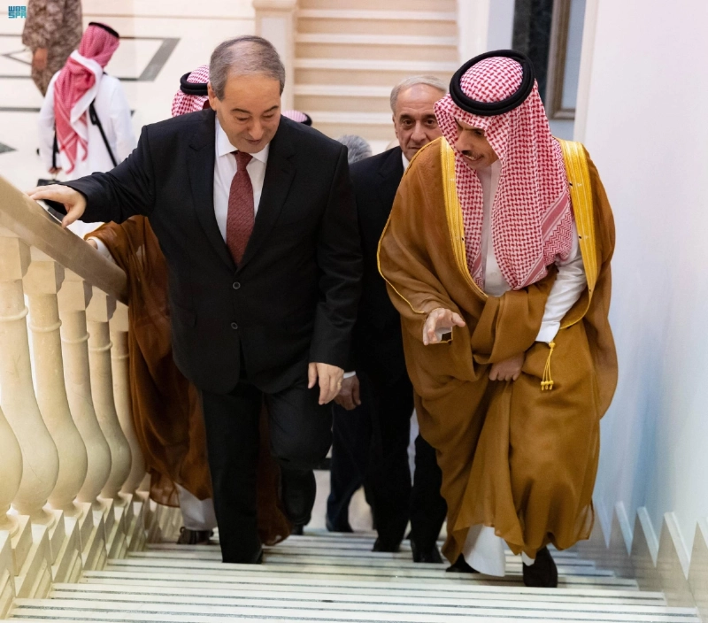فيصل بن فرحان خلال لقائه فيصل المقداد (واس)