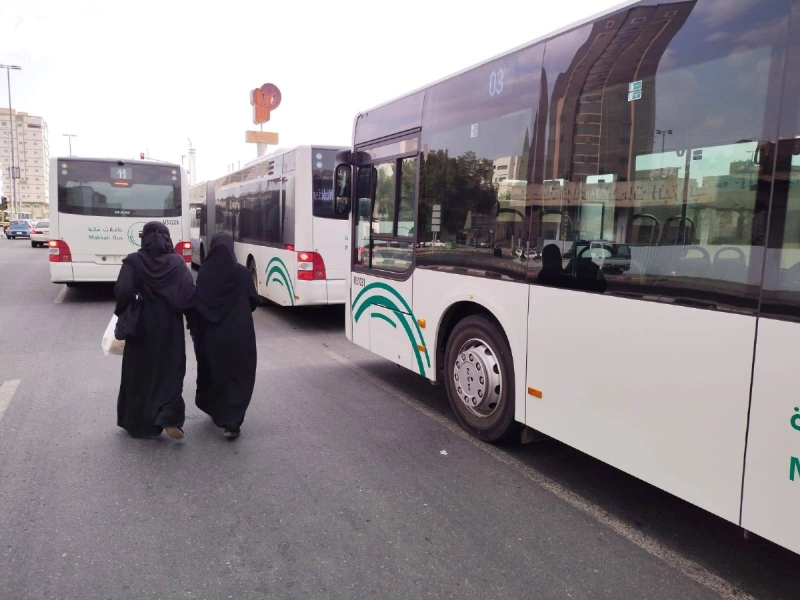 حافلات مكة في طريق المدينة المنورة بمكة
