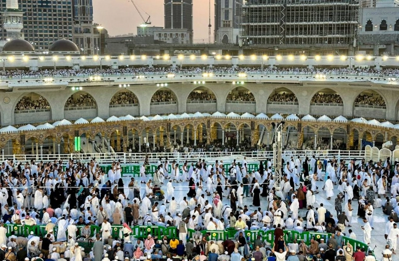 إقبال كثيف في العشر الأواخر (أنس الحارثي)