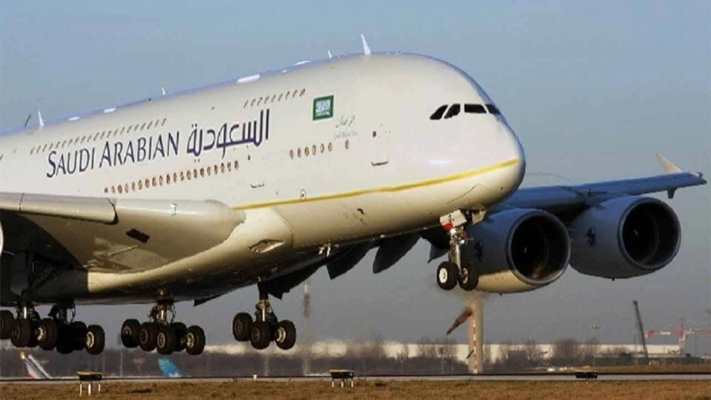طائرة تابعة للخطوط السعودية