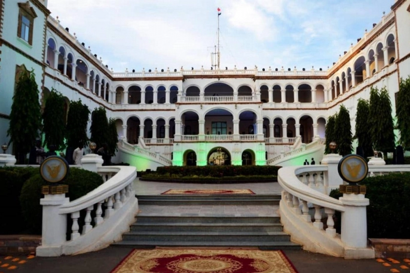 مدخل القصر الرئاسي بالسودان (مكة)