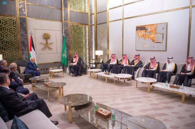 الأمير محمد بن سلمان خلال اجتماعه مع محمود عباس (واس)