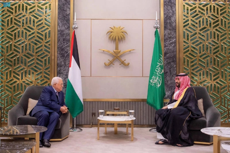 الأمير محمد بن سلمان خلال اجتماعه مع محمود عباس (واس)