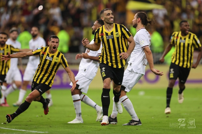 فرحة لاعبي الاتحاد بالفوز على الشباب