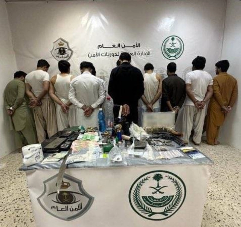 المهربون بعد ضبطهم (مكة)