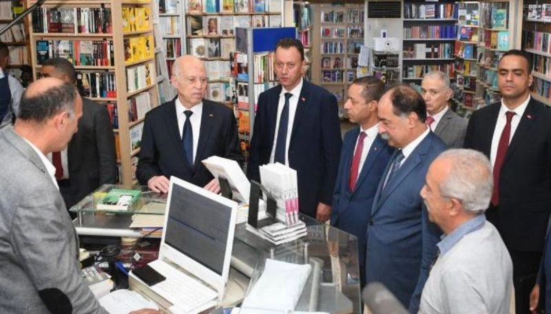 الرئيس التونسي في مكتبة الكتاب (مكة)