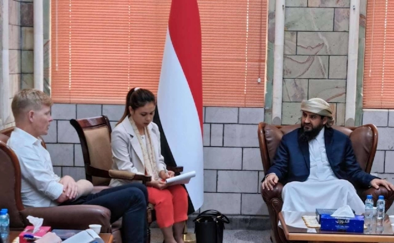 عضو مجلس الرئاسة المحرمى يلتقي المبعوث الأممي (مكة)