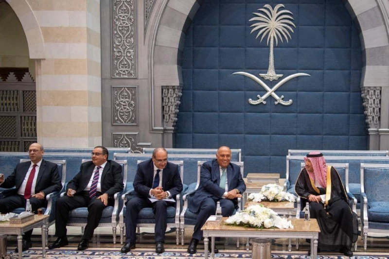 اجتماعات جانية على هامش قمة جدة
