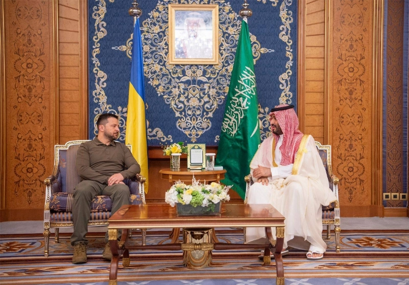 الأمير محمد بن سلمان خلال لقائه فولوديمير زيلينسكي (واس)