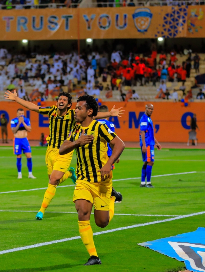 روما يحتفل بهدفه