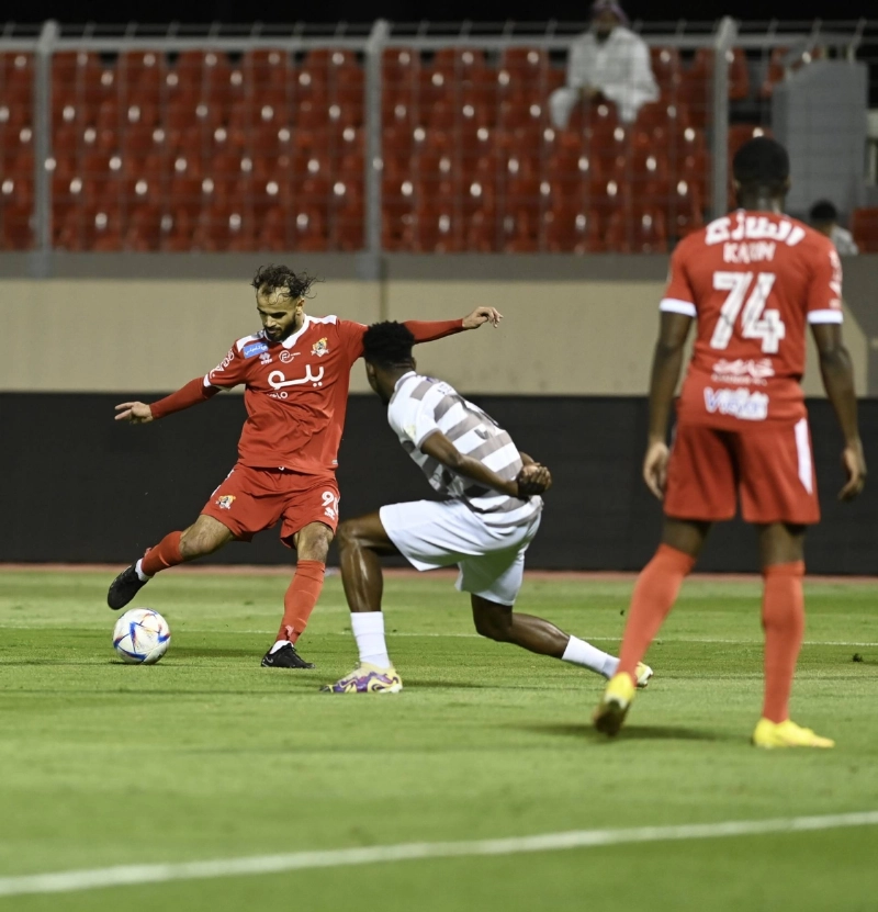 من مباراة الوحدة والطائي